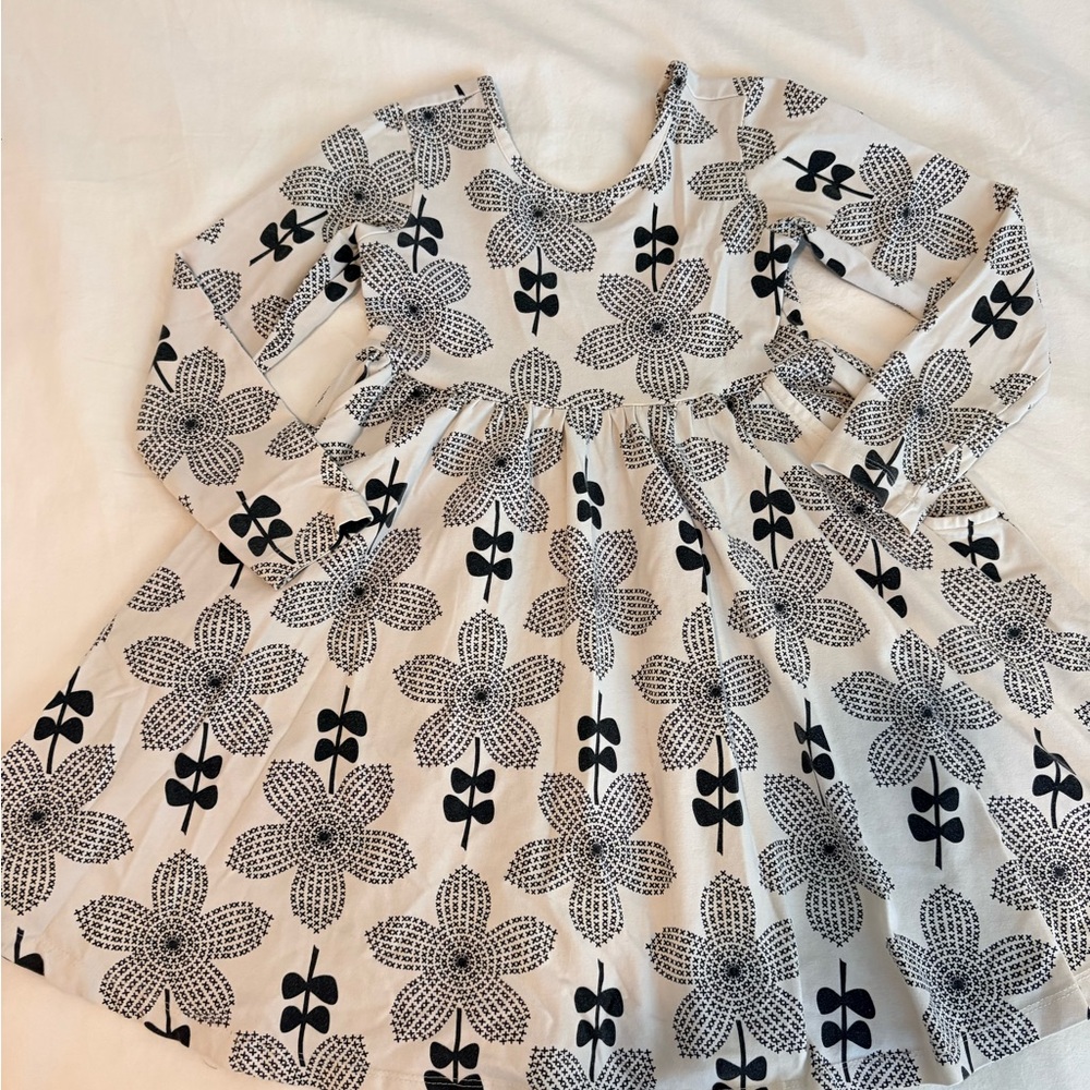 Hanna Andersson Black & White Floral Long-Sleeve Dress